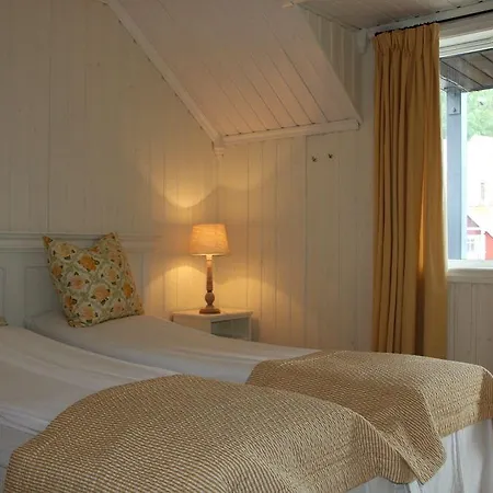 & Hotel