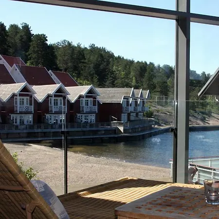 Hotel & 4*
