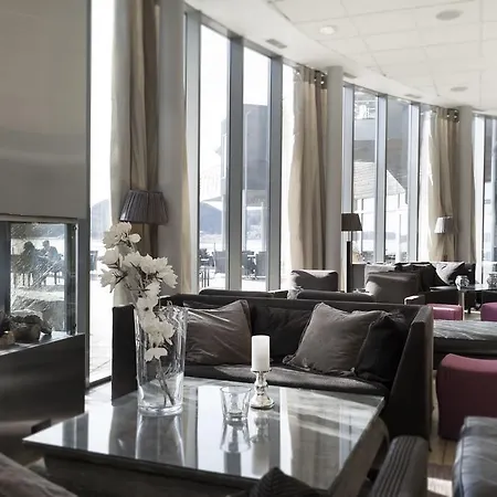 & Hotel 4*