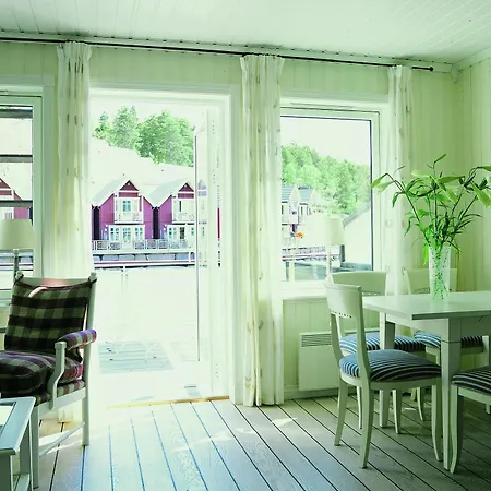 Hotel & 4*