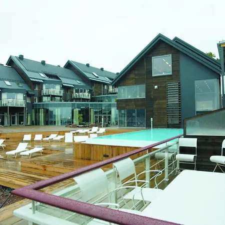 Hotel & 4*