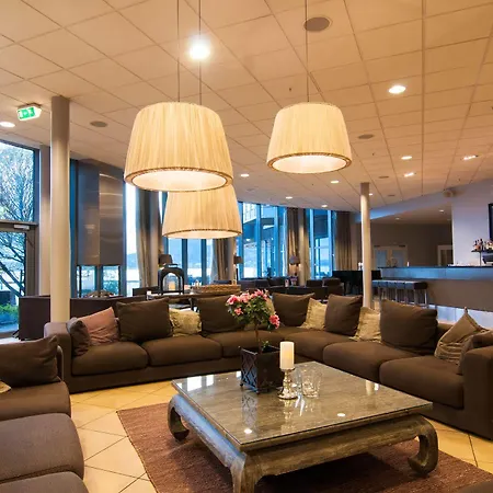 Hotel &