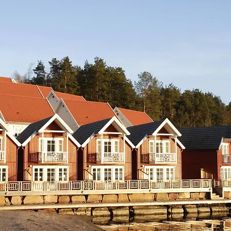 & Hotel